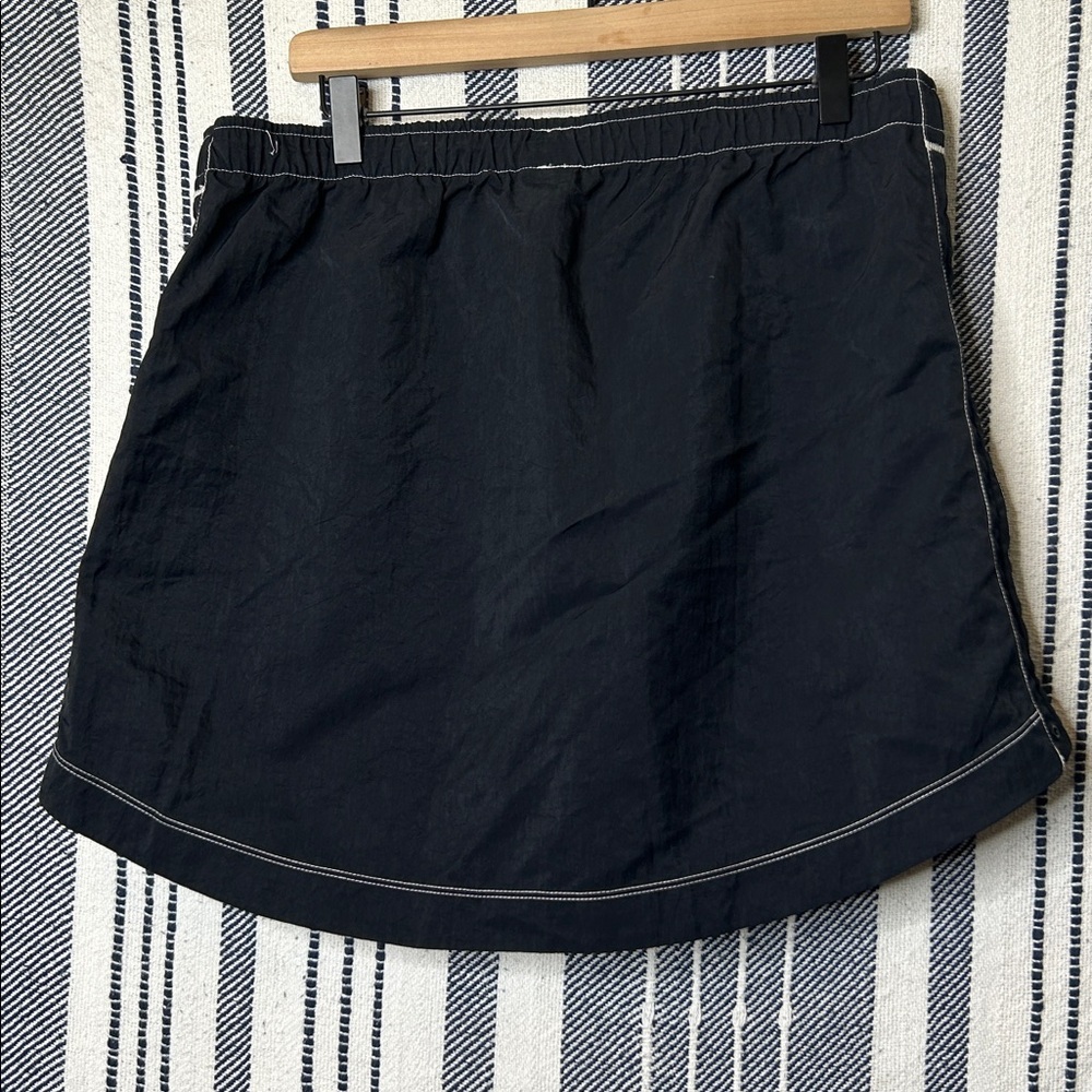 Nike Woven High Rise Nylon Skirt - Picture 4 of 4